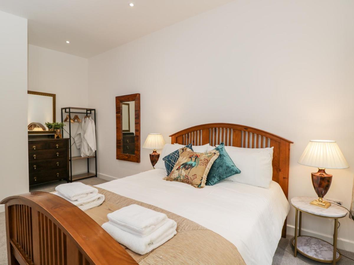 The Barn Villa Poole Eksteriør billede